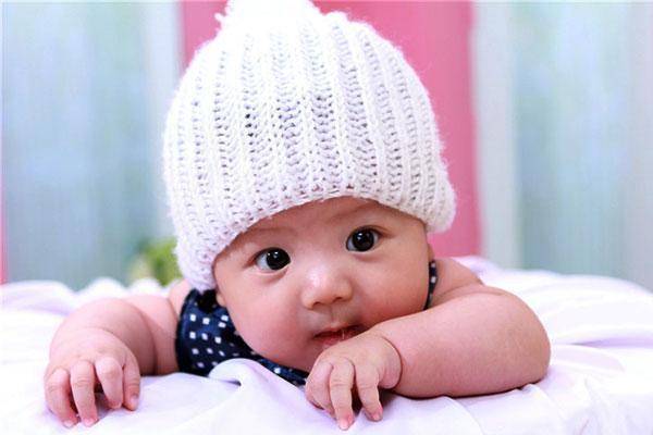 女寶寶取名要避開(kāi)哪些字 如何根據(jù)生辰八字取名