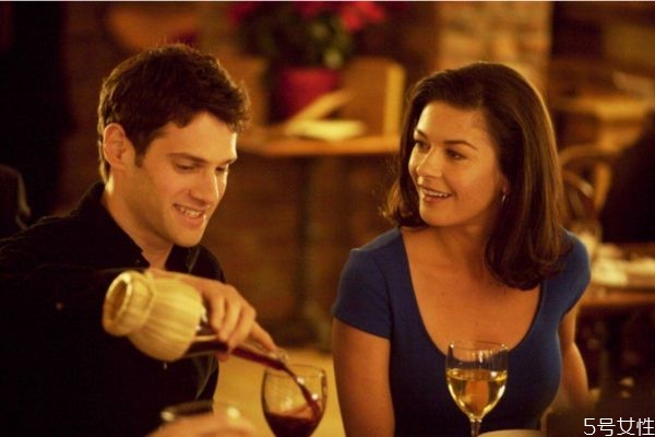 姐弟戀女方大多少適合 姐弟戀多少歲可以接受 姐弟戀女方大多少適合 姐弟戀多少歲可以接受