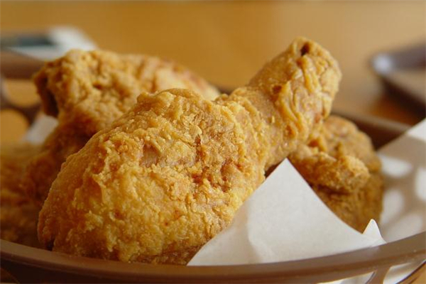 炸雞腿不吃皮會胖嗎 炸雞腿能天天吃嗎 炸雞腿不吃皮會胖嗎 炸雞腿能天天吃嗎