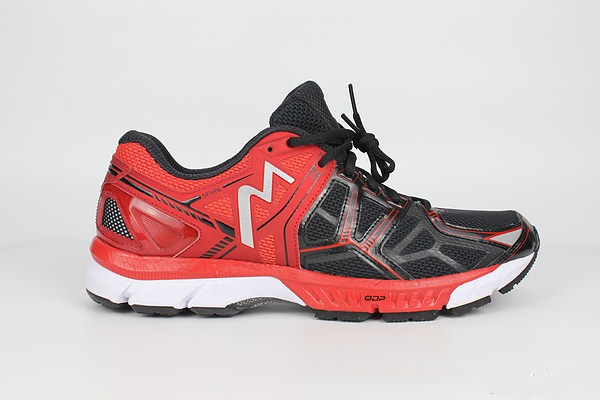 運動鞋買大半碼好嗎 運動鞋鞋碼的怎么選擇 運動鞋買大半碼好嗎 運動鞋鞋碼的怎么選擇