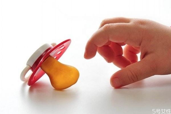 奶嘴多久清洗一次呢 清洗奶嘴的方法有什么呢 奶嘴多久清洗一次呢 清洗奶嘴的方法有什么呢