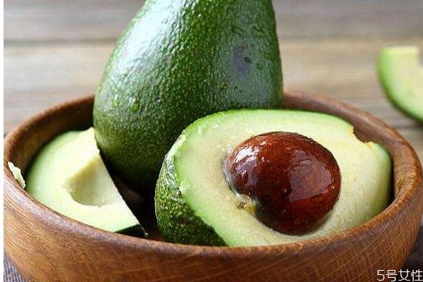 牛油果的熱量有多少呢 經(jīng)常吃牛油果會長胖嗎 牛油果的熱量有多少呢 經(jīng)常吃牛油果會長胖嗎