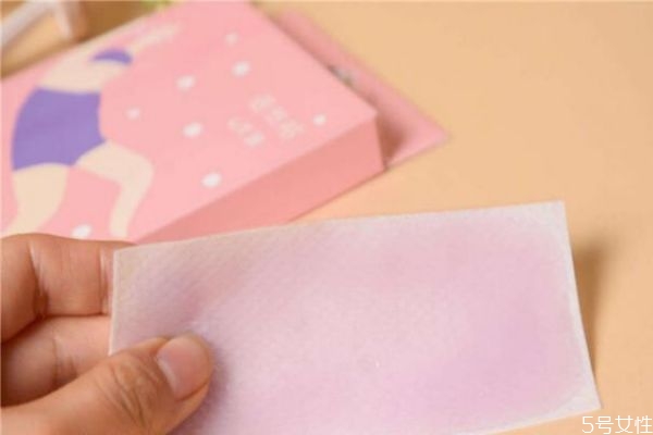 小孩多大可以用退熱貼 退熱貼適合多大的寶寶 小孩多大可以用退熱貼 退熱貼適合多大的寶寶