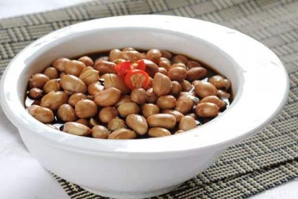 醋泡花生有什么作用呢 醋泡花生可以減肥嗎 醋泡花生有什么作用呢 醋泡花生可以減肥嗎