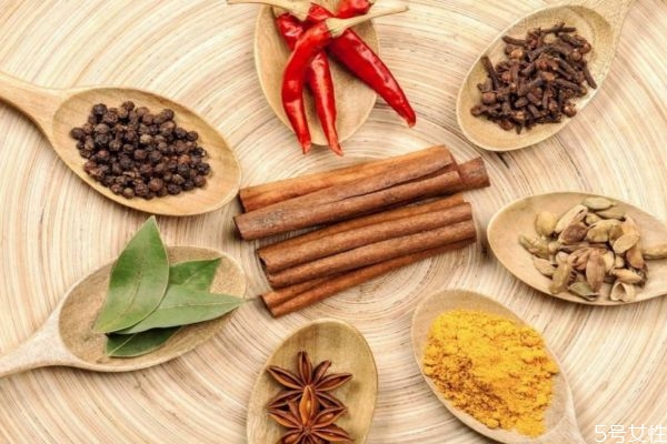 腸炎的種類有什么呢 一般腸炎的癥狀有什么呢 腸炎的種類有什么呢 一般腸炎的癥狀有什么呢