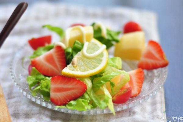 腸炎應(yīng)該多吃一點(diǎn)什么呢 腸炎在飲食上藥注意什么呢 腸炎應(yīng)該多吃一點(diǎn)什么呢 腸炎在飲食上藥注意什么呢