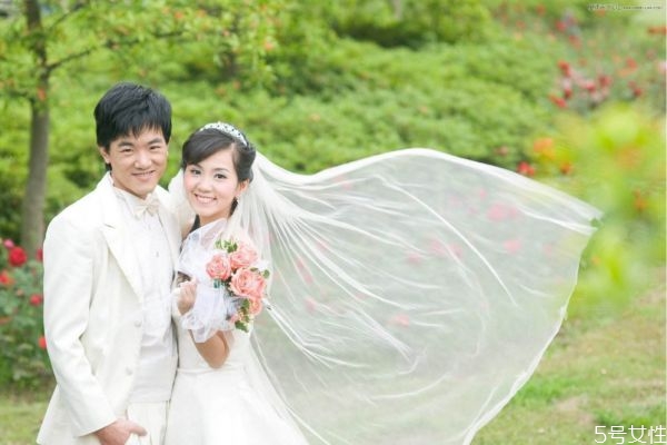 結(jié)婚紀念日是領(lǐng)證那天還是婚禮那天 結(jié)婚紀念日怎么過 結(jié)婚紀念日是領(lǐng)證那天還是婚禮那天 結(jié)婚紀念日怎么過