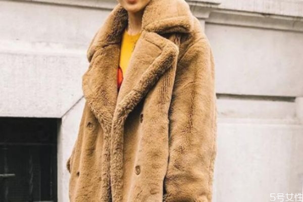 羊羔毛起靜電嗎 羊羔毛面料的特點 羊羔毛起靜電嗎 羊羔毛面料的特點