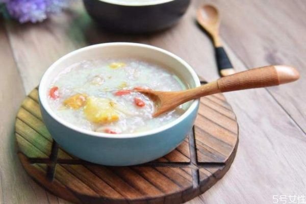 枸杞粥怎么做好吃呢 枸杞粥有什么營(yíng)養(yǎng)價(jià)值呢 枸杞粥怎么做好吃呢 枸杞粥有什么營(yíng)養(yǎng)價(jià)值呢