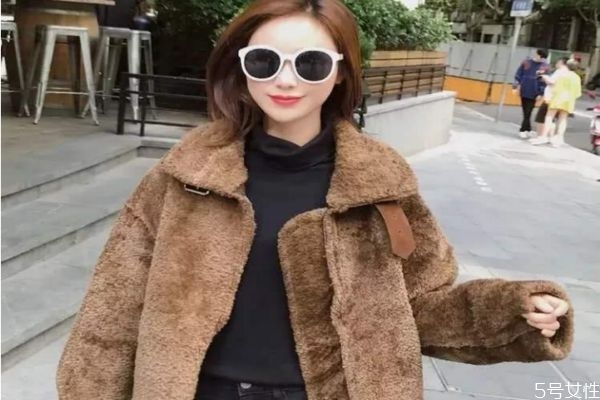 羊羔毛起靜電嗎 羊羔毛面料的特點 羊羔毛起靜電嗎 羊羔毛面料的特點