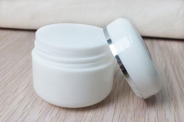 冬天不擦乳液直接擦霜好不 面霜適合什么年齡段 冬天不擦乳液直接擦霜好不 面霜適合什么年齡段