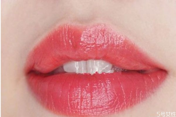 阿瑪尼口紅301和ysl口紅12哪個好看 阿瑪尼口紅301試色 阿瑪尼口紅301和ysl口紅12哪個好看 阿瑪尼口紅301試色