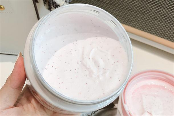 多芬身體磨砂膏的用法 多芬身體磨砂膏哪個味道好聞 多芬身體磨砂膏的用法 多芬身體磨砂膏哪個味道好聞