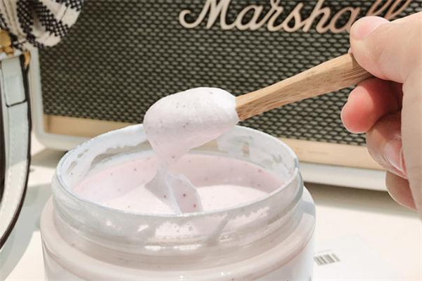 多芬身體磨砂膏的用法 多芬身體磨砂膏哪個味道好聞 多芬身體磨砂膏的用法 多芬身體磨砂膏哪個味道好聞