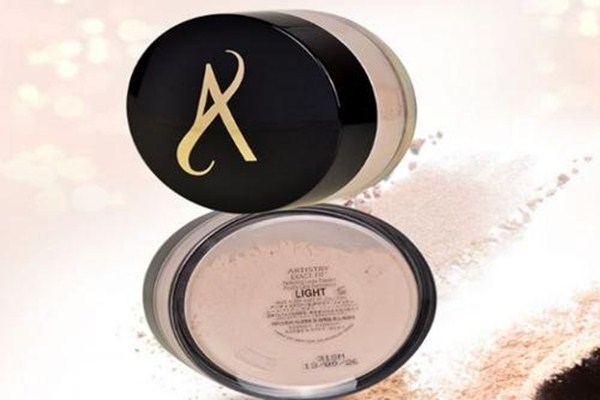 補(bǔ)妝用粉餅還是散粉好 散粉多久補(bǔ)一次 補(bǔ)妝用粉餅還是散粉好 散粉多久補(bǔ)一次