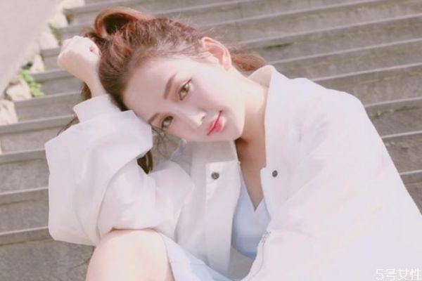 男人喜歡女人怎么撒嬌 男人喜歡的女人撒嬌方式 男人喜歡女人怎么撒嬌 男人喜歡的女人撒嬌方式