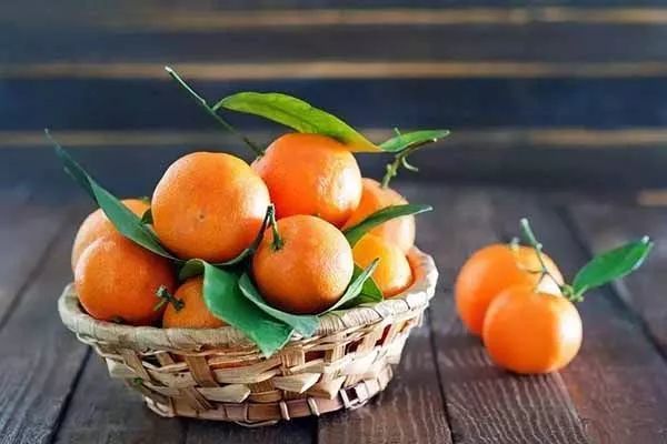 橘子和什么一起吃會(huì)拉肚子 吃橘子腹瀉怎么辦 橘子和什么一起吃會(huì)拉肚子 吃橘子腹瀉怎么辦