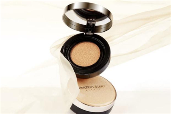 完美日記氣墊真假辨認(rèn) 完美日記氣墊和稚優(yōu)泉哪個(gè)好 完美日記氣墊真假辨認(rèn) 完美日記氣墊和稚優(yōu)泉哪個(gè)好