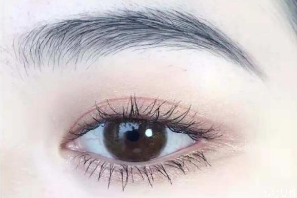 怎么畫眼妝顯得溫柔 如何畫一個(gè)溫柔的妝 怎么畫眼妝顯得溫柔 如何畫一個(gè)溫柔的妝