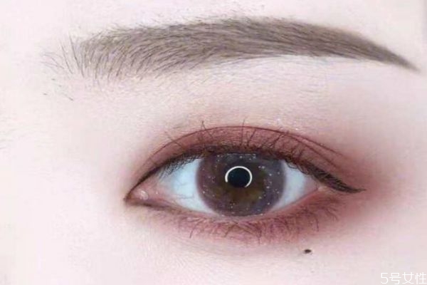 怎么畫眼妝顯得溫柔 如何畫一個(gè)溫柔的妝 怎么畫眼妝顯得溫柔 如何畫一個(gè)溫柔的妝