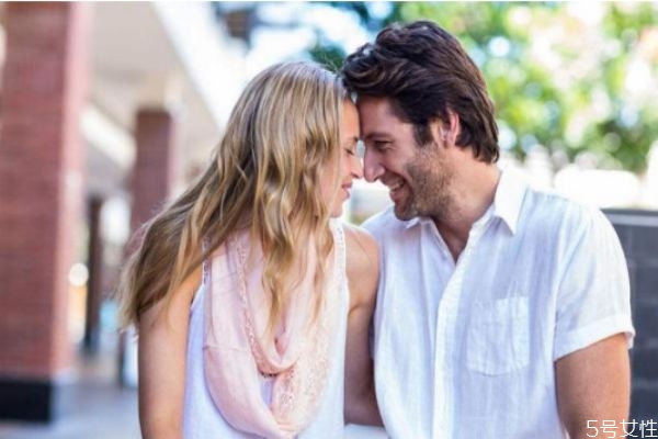 女朋友生日送什么禮物好 送女朋友禮物排行榜 女朋友生日送什么禮物好 送女朋友禮物排行榜