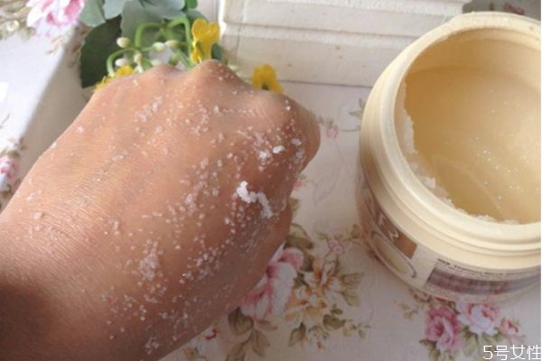 磨砂膏為什么不能天天用 過度去角質(zhì)會損傷皮膚 磨砂膏為什么不能天天用 過度去角質(zhì)會損傷皮膚