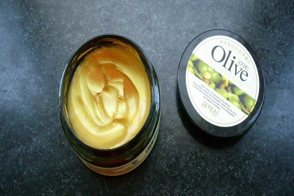 發(fā)泥好還是發(fā)蠟好 發(fā)泥和發(fā)蠟如何使用 發(fā)泥好還是發(fā)蠟好 發(fā)泥和發(fā)蠟如何使用