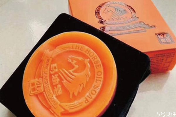 馬油皂和洗面奶哪個(gè)先用后用 馬油皂適合什么人用 馬油皂和洗面奶哪個(gè)先用后用 馬油皂適合什么人用