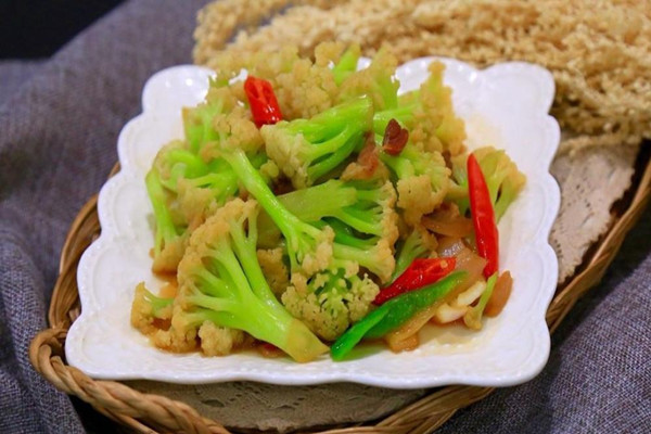 花菜怎么炒比較脆 發(fā)霉的花菜還能吃嗎 花菜怎么炒比較脆 發(fā)霉的花菜還能吃嗎