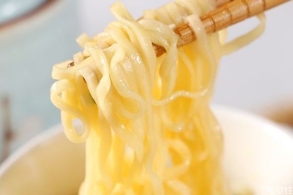 米粉是用什么做的呢 米粉可以經(jīng)常吃嗎 米粉是用什么做的呢 米粉可以經(jīng)常吃嗎