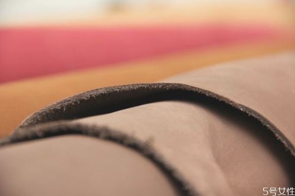 二層皮和pu哪個(gè)好 pu皮和二層皮有什么區(qū)別 二層皮和pu哪個(gè)好 pu皮和二層皮有什么區(qū)別