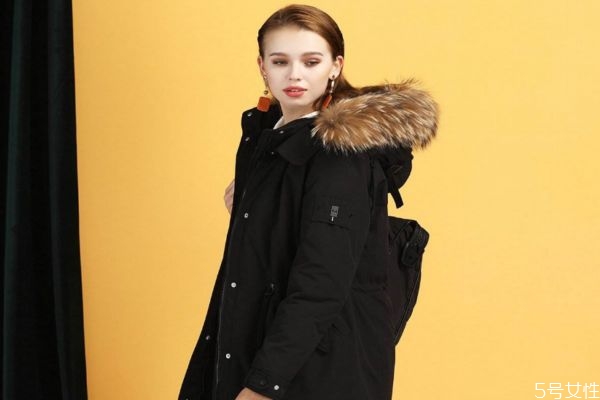 派克服是什么毛做成的 派克服獺兔內膽好還是貉子毛好 派克服是什么毛做成的 派克服獺兔內膽好還是貉子毛好