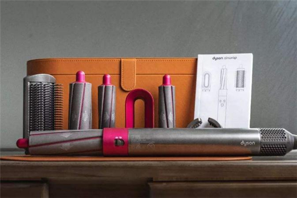 戴森卷發(fā)棒真的不傷頭發(fā)嗎 戴森卷發(fā)棒干頭發(fā)可以用嗎 戴森卷發(fā)棒真的不傷頭發(fā)嗎 戴森卷發(fā)棒干頭發(fā)可以用嗎