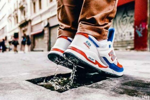 鞋子受潮發(fā)霉怎么清洗 鞋子內(nèi)部發(fā)霉能穿嗎 鞋子受潮發(fā)霉怎么清洗 鞋子內(nèi)部發(fā)霉能穿嗎