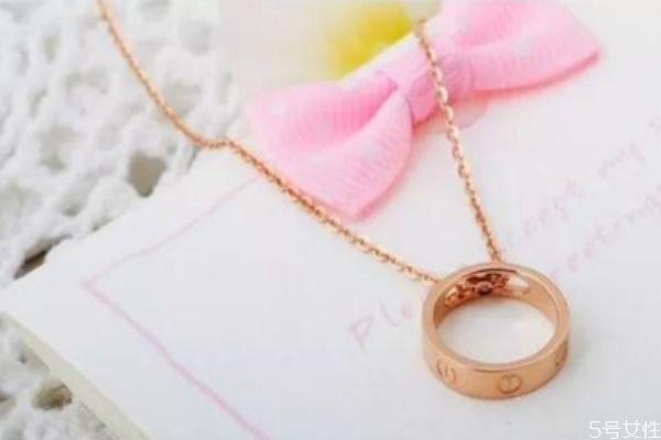 如何辨別白金與鉑金 白金和鉑金的區(qū)別 如何辨別白金與鉑金 白金和鉑金的區(qū)別