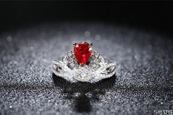 紅寶石怎么看燒不燒 紅寶石怎么看成色 紅寶石怎么看燒不燒 紅寶石怎么看成色