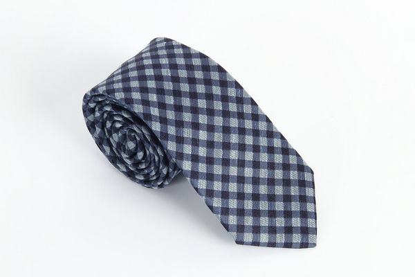 蠶絲領帶清洗的注意事項 領帶變形了怎么辦 蠶絲領帶清洗的注意事項 領帶變形了怎么辦