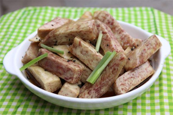 檳榔芋和芋頭一樣嗎 檳榔芋頭和荔浦芋頭的區(qū)別 檳榔芋和芋頭一樣嗎 檳榔芋頭和荔浦芋頭的區(qū)別