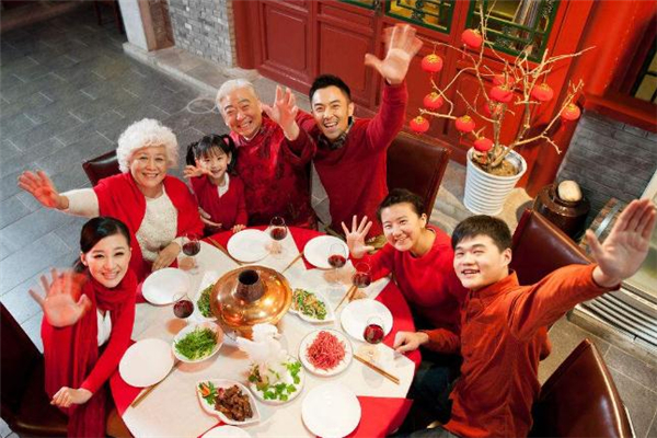 婚后一定要回男方家過年嗎 婚后過年應(yīng)該回誰家 婚后一定要回男方家過年嗎 婚后過年應(yīng)該回誰家