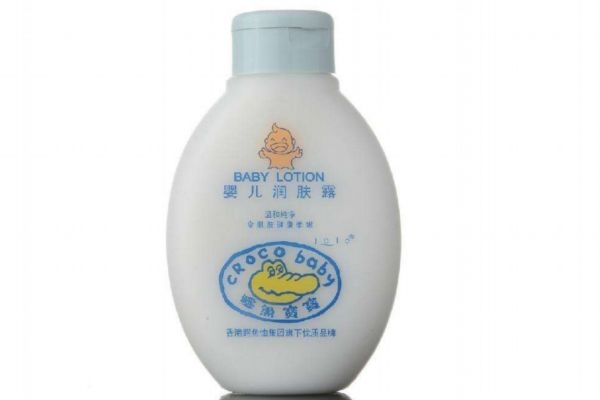 潤(rùn)膚露可以每天用嗎 潤(rùn)膚露和潤(rùn)膚油的區(qū)別 潤(rùn)膚露可以每天用嗎 潤(rùn)膚露和潤(rùn)膚油的區(qū)別