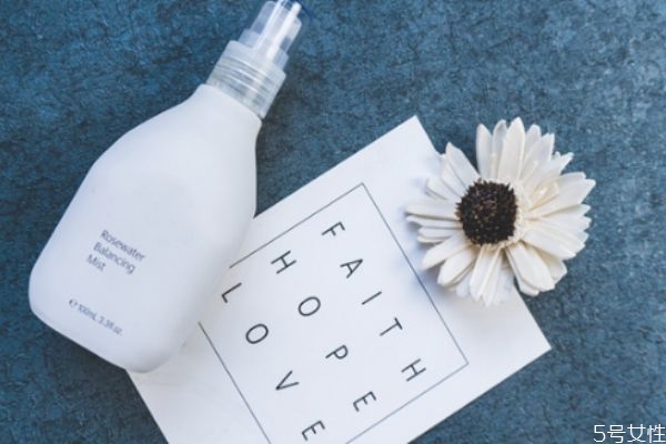 潤(rùn)膚露是油包水乳狀液?jiǎn)?潤(rùn)膚露的保質(zhì)期一般有多長(zhǎng) 潤(rùn)膚露是油包水乳狀液?jiǎn)?潤(rùn)膚露的保質(zhì)期一般有多長(zhǎng)