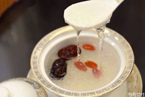 產后可以吃燕窩嗎 產后吃燕窩有什么注意 產后可以吃燕窩嗎 產后吃燕窩有什么注意