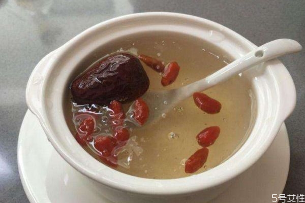 產后可以吃燕窩嗎 產后吃燕窩有什么注意 產后可以吃燕窩嗎 產后吃燕窩有什么注意