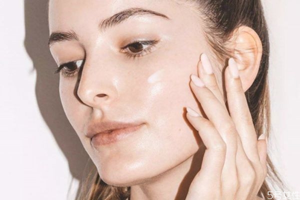 臀部雞皮膚怎么消除 改善雞皮膚的方法 臀部雞皮膚怎么消除 改善雞皮膚的方法