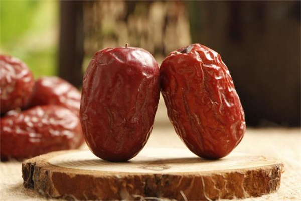 狗頭棗是什么樣的 狗頭棗一天能吃幾個 狗頭棗是什么樣的 狗頭棗一天能吃幾個