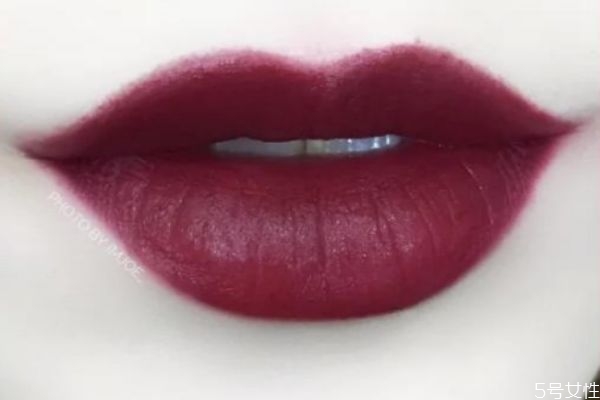香奈兒唇釉牛血色是幾號 香奈兒的154號唇釉 香奈兒唇釉牛血色是幾號 香奈兒的154號唇釉