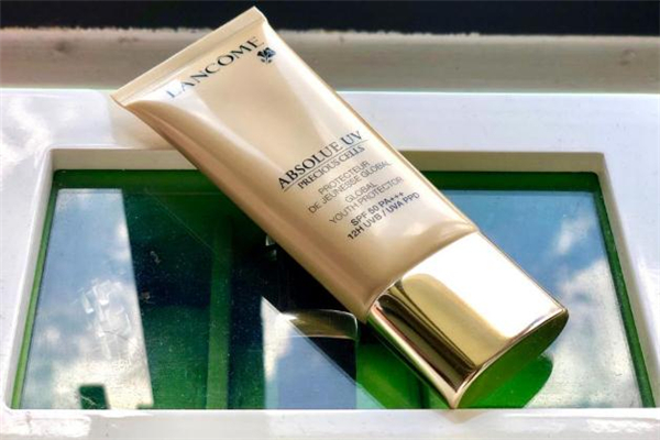 蘭蔻防曬霜是物理防曬還是化學(xué)防曬 蘭蔻防曬霜成分 蘭蔻防曬霜是物理防曬還是化學(xué)防曬 蘭蔻防曬霜成分