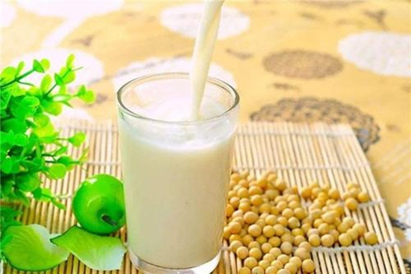 豆?jié){可以天天喝嗎 豆?jié){含蛋白質(zhì)高嗎 豆?jié){可以天天喝嗎 豆?jié){含蛋白質(zhì)高嗎