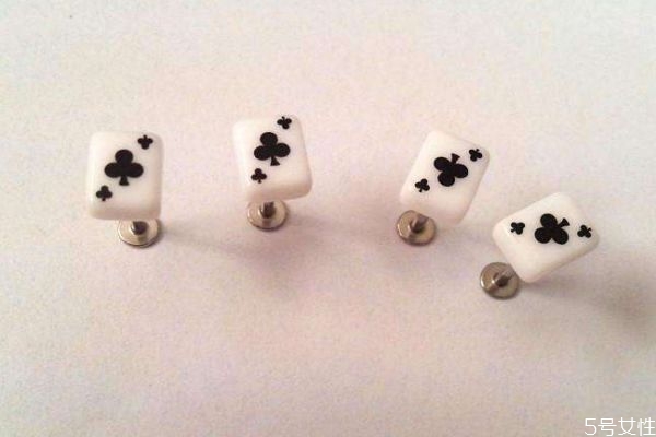 唇釘是干什么用的 唇釘怎么取下來 唇釘是干什么用的 唇釘怎么取下來