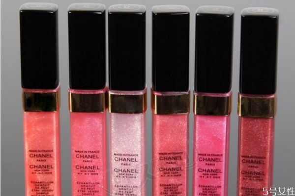 唇蜜可以當(dāng)潤唇膏嗎 唇蜜是潤唇膏么 唇蜜可以當(dāng)潤唇膏嗎 唇蜜是潤唇膏么